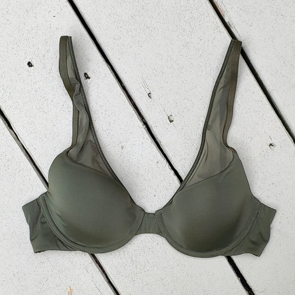 Victoria's Secret Bra - Picture 1 of 4